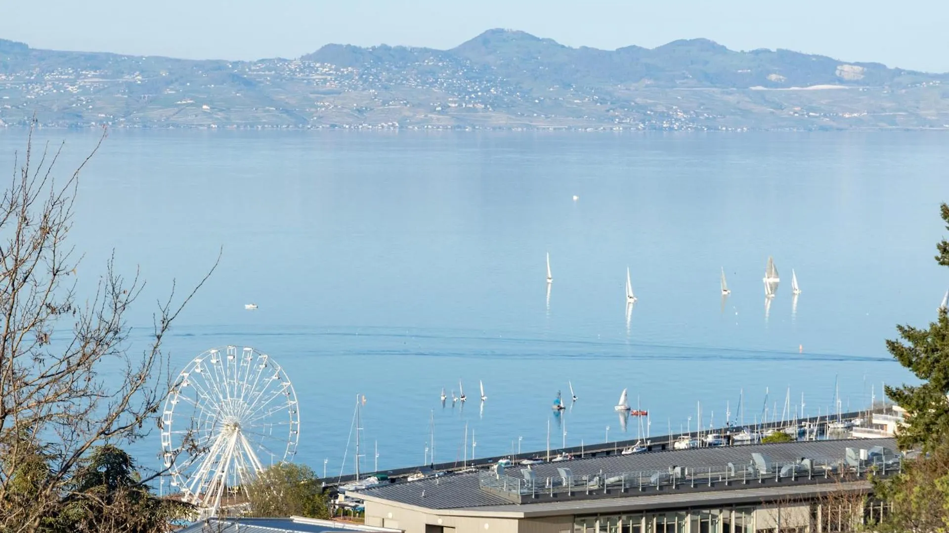 Отель Cote Lac Hostel Evian