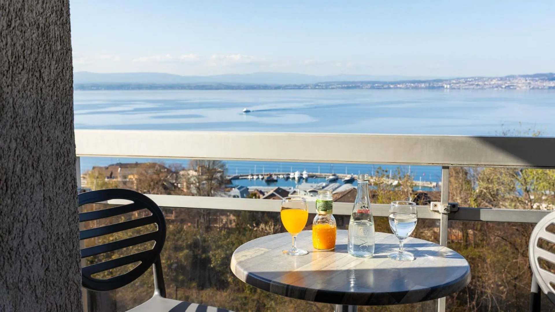 Cote Lac Hostel Evian Frankreich