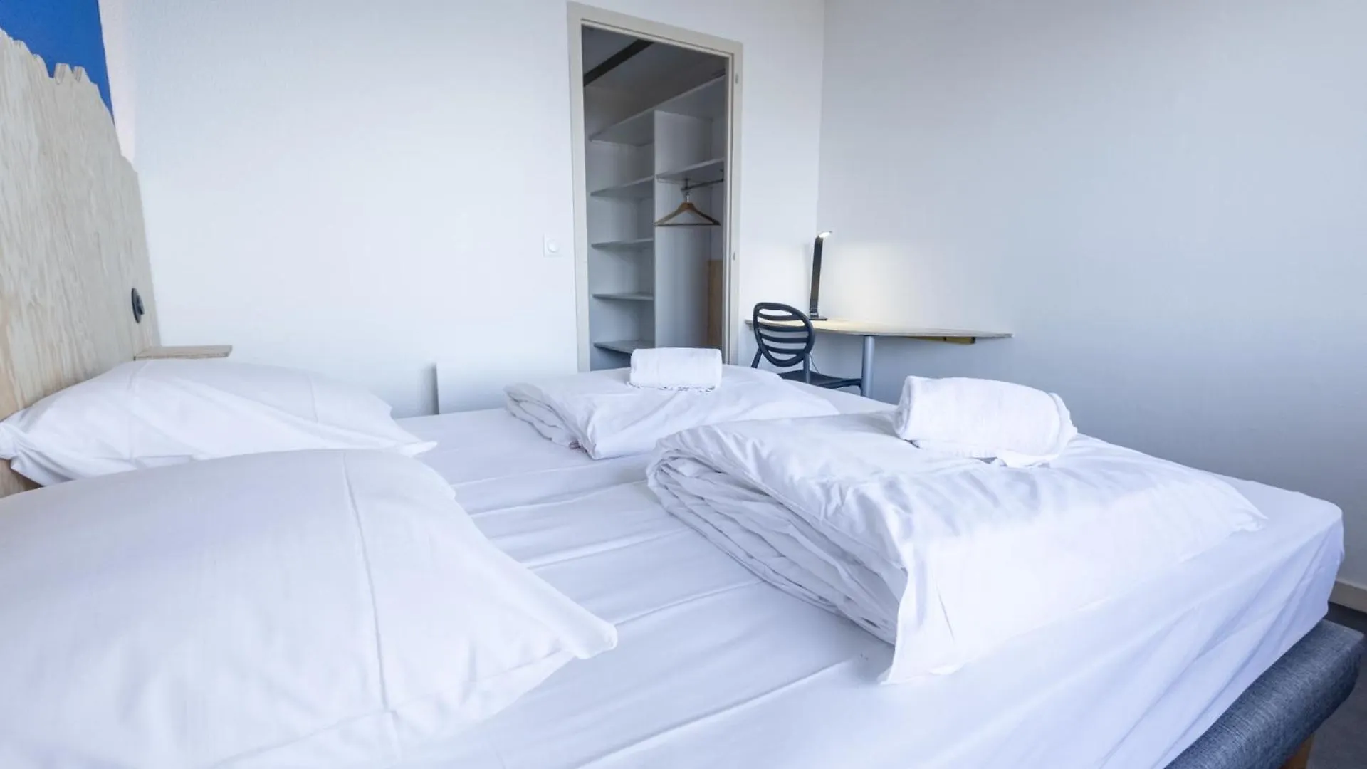 Hotel Cote Lac Hostel Evian